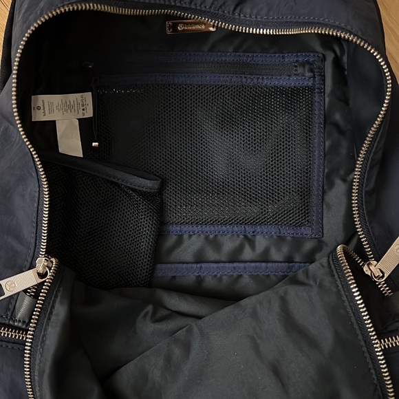 Navy Lululemon City Adventurer Backpack 17L - Picture 3 of 3